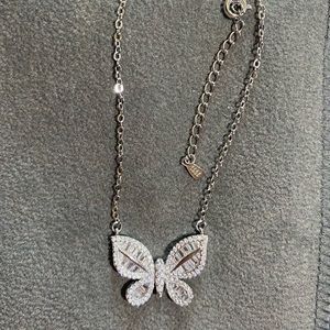 Butterfly Silver necklace, beautiful gift for your loved ones, cubic zirconia